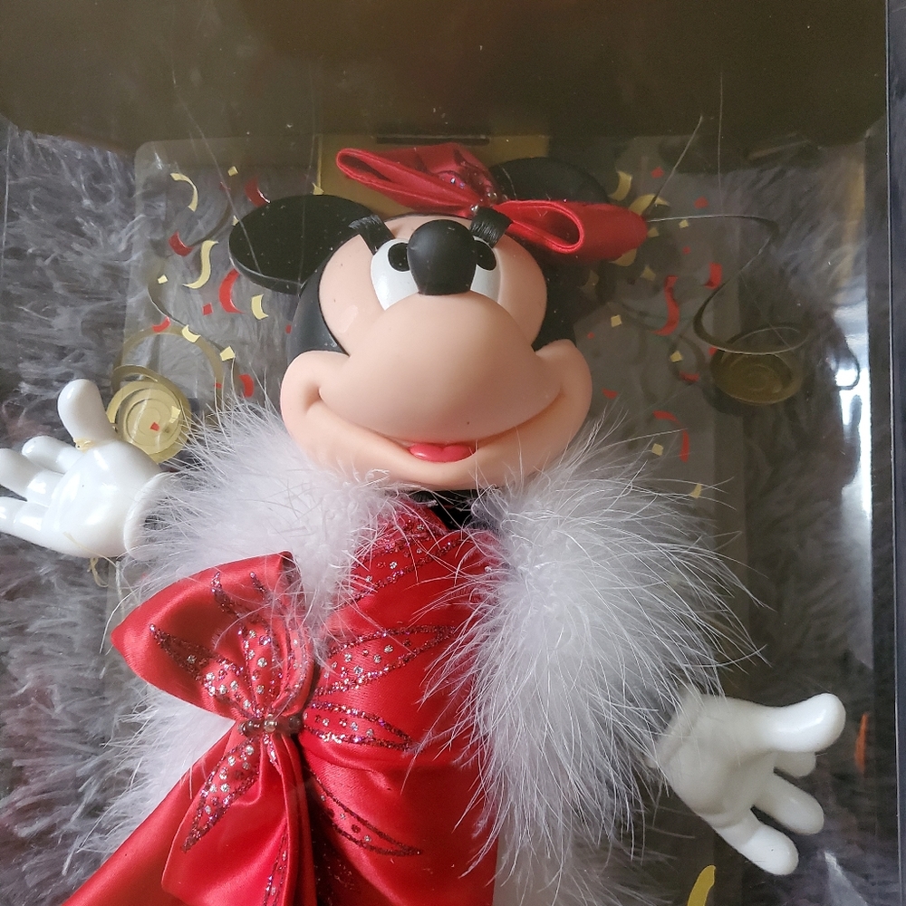 Millenium Minnie LE Bob Mackie - Picture 3 of 5